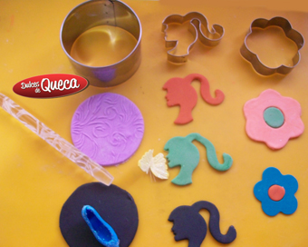 Cortador, barbie y flor, página